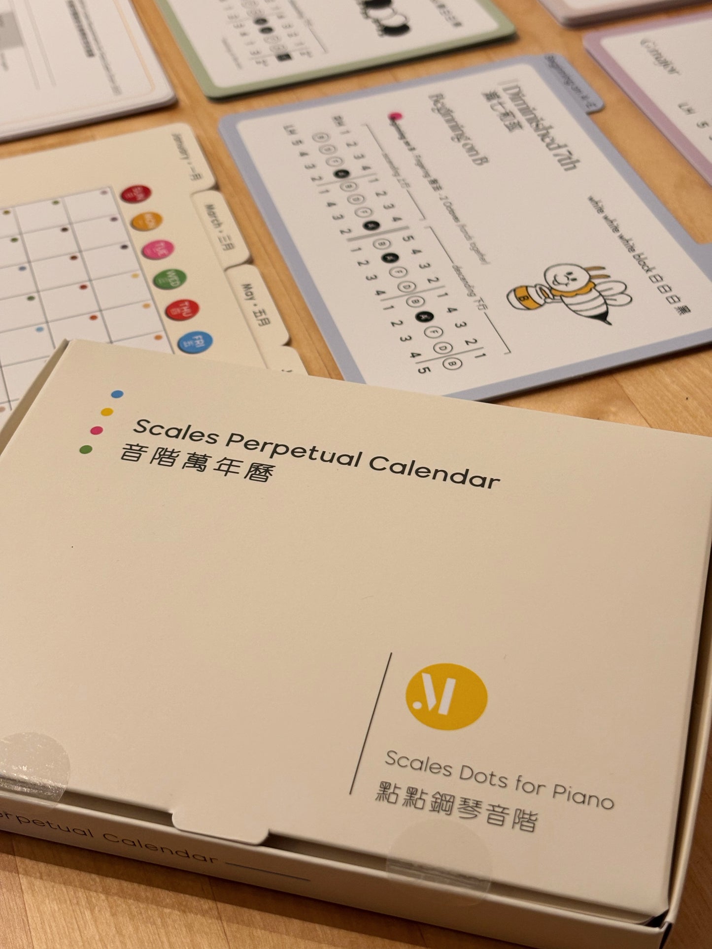 Promotion Set 優惠套裝: 《Scales Dots for Piano 點點鋼琴音階》書本 &《Scales Perpetual Calendar 音階萬年曆》
